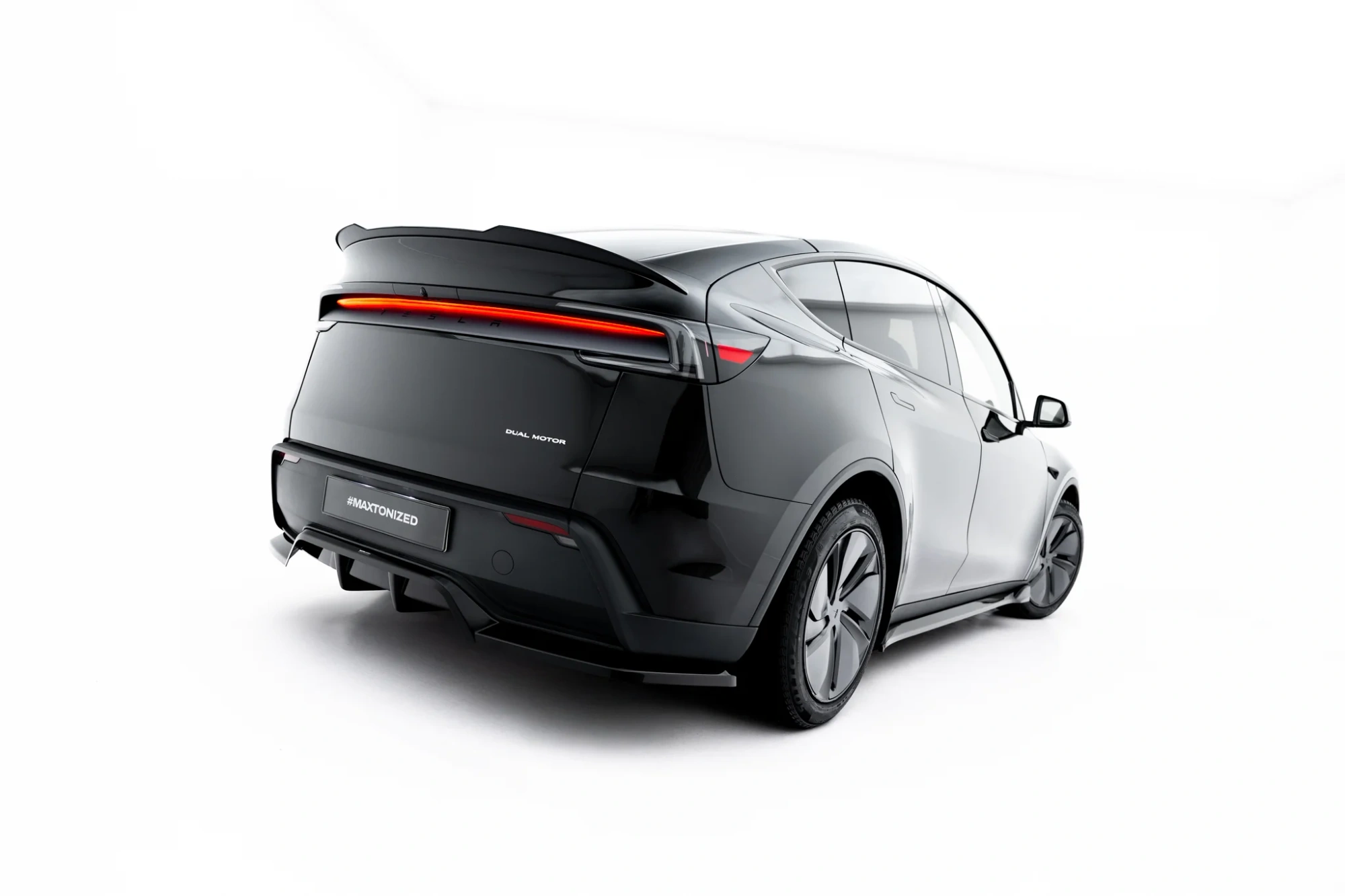 Rear diffusor Tesla Model Y Juniper - Maxton Design - Bilkomponenter.no